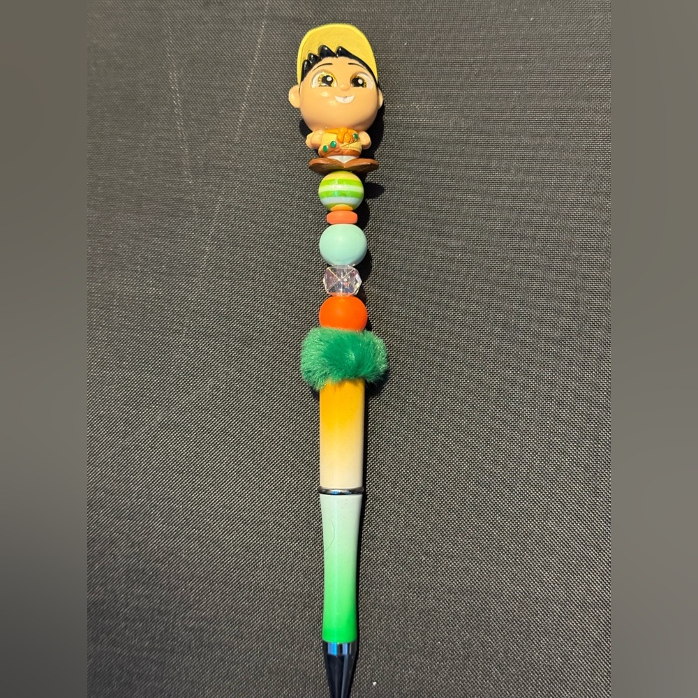 - 🏰 Disney Doorable Handmade Russell (Up) Pen✍️